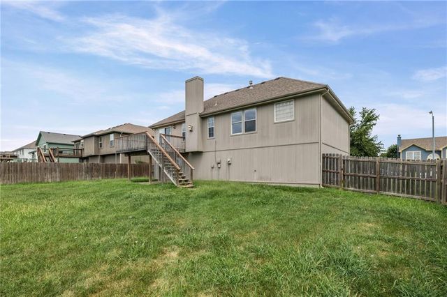 712 S Sunset Lane, Raymore, MO 64083