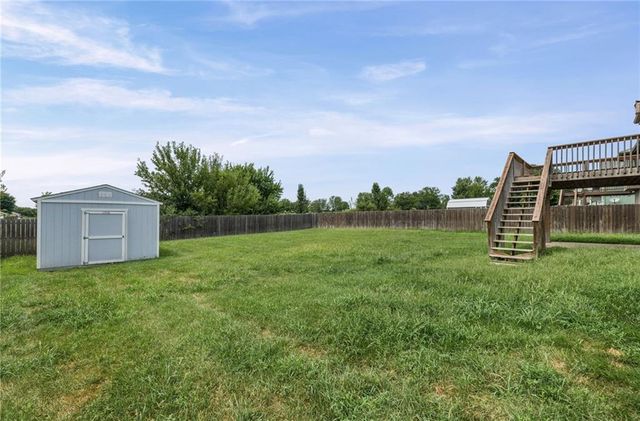 712 S Sunset Lane, Raymore, MO 64083