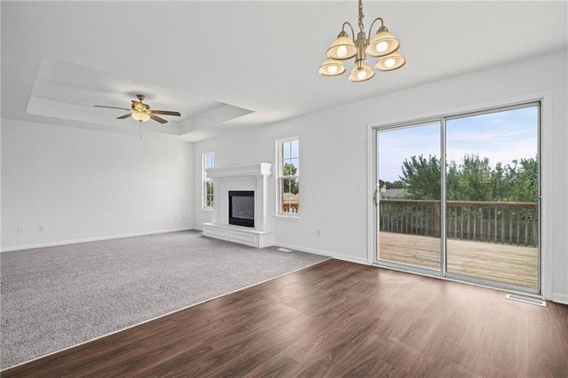 712 S Sunset Lane, Raymore, MO 64083
