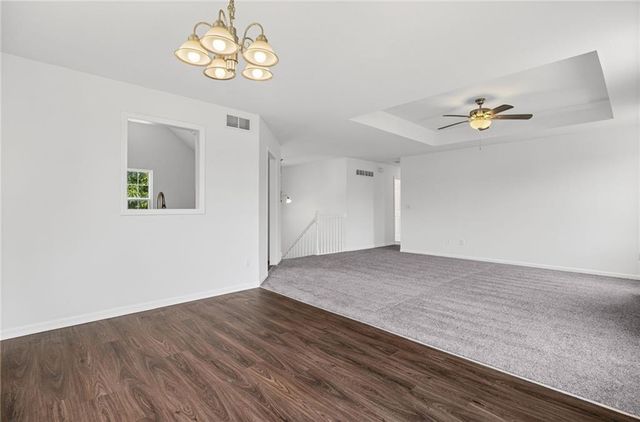 712 S Sunset Lane, Raymore, MO 64083
