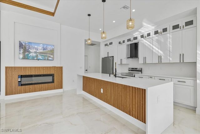 2400 Conroy AVE N, Lehigh Acres, FL 33971