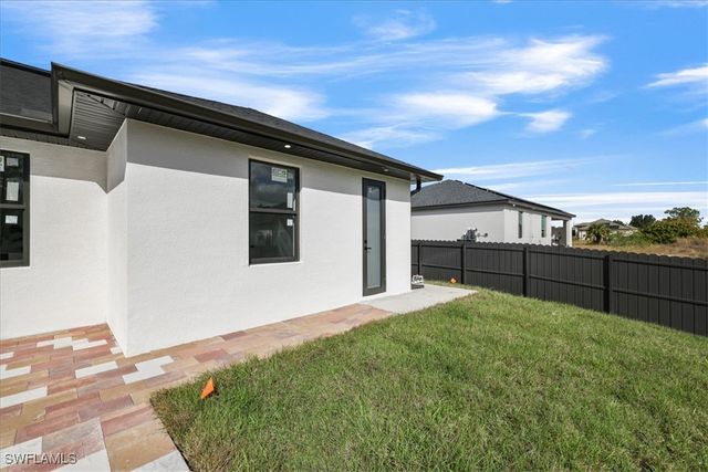 2400 Conroy AVE N, Lehigh Acres, FL 33971