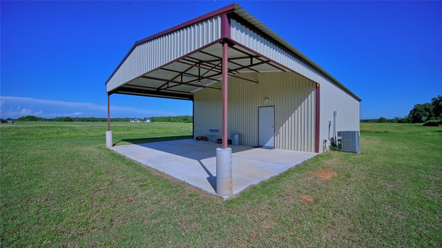 433 Fruitland Road, Bowie, TX 76230
