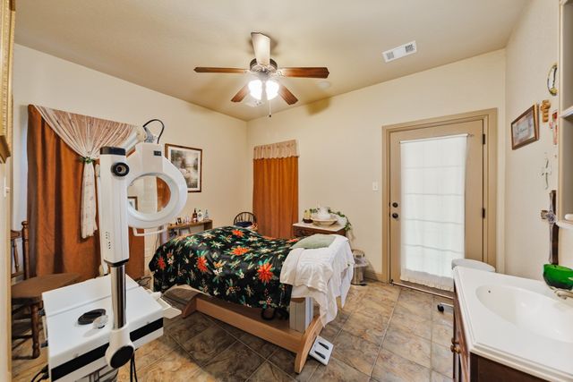 433 Fruitland Road, Bowie, TX 76230