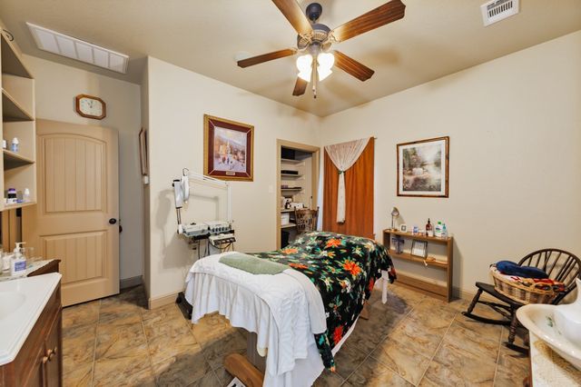433 Fruitland Road, Bowie, TX 76230