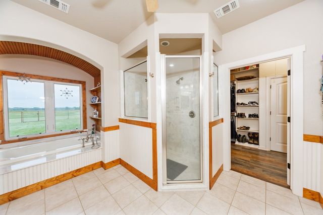 433 Fruitland Road, Bowie, TX 76230
