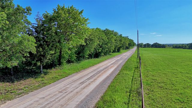 433 Fruitland Road, Bowie, TX 76230