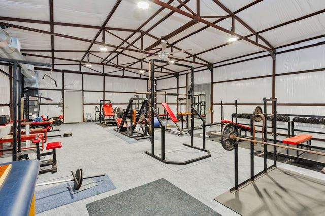 433 Fruitland Road, Bowie, TX 76230