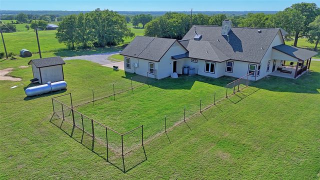 433 Fruitland Road, Bowie, TX 76230