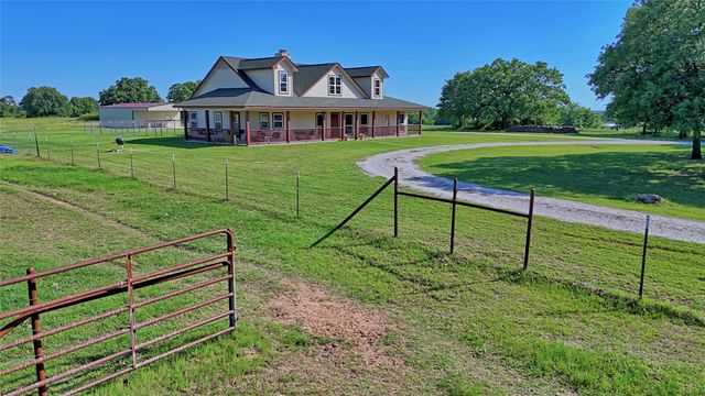 433 Fruitland Road, Bowie, TX 76230