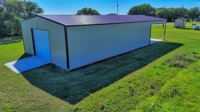 433 Fruitland Road, Bowie, TX 76230