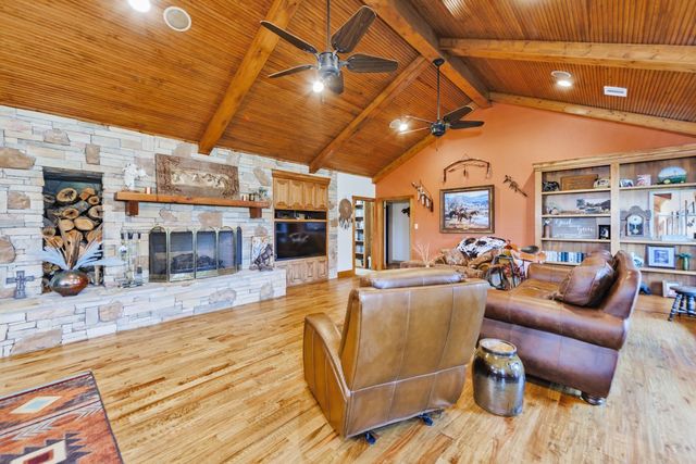 433 Fruitland Road, Bowie, TX 76230