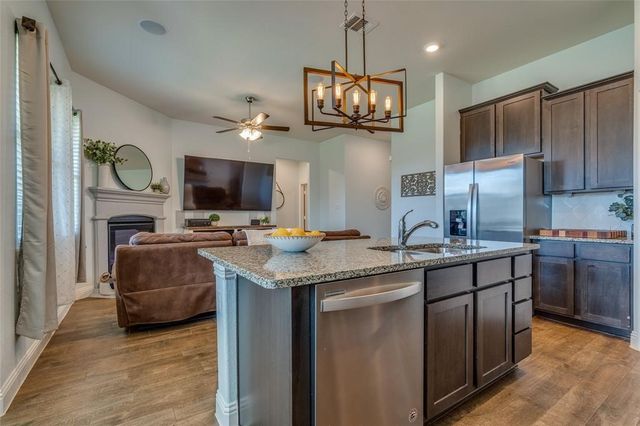 3013 Bar H Avenue, Aubrey, TX 76227