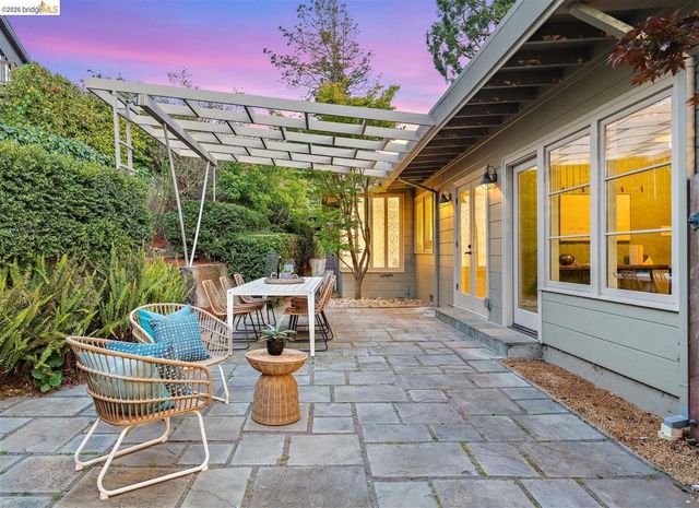 4 Estates Dr, Kensington, CA 94707
