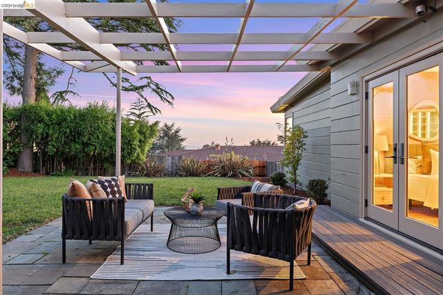 4 Estates Dr, Kensington, CA 94707