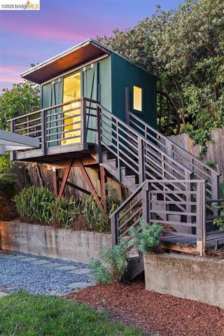 4 Estates Dr, Kensington, CA 94707