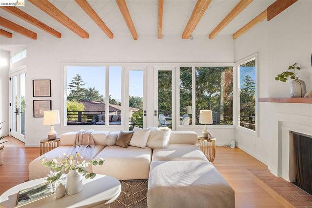 4 Estates Dr, Kensington, CA 94707