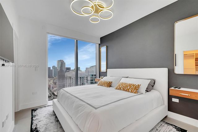 68 SE 6th Street 3911, Miami, FL 33131