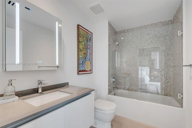 68 SE 6th Street 3911, Miami, FL 33131