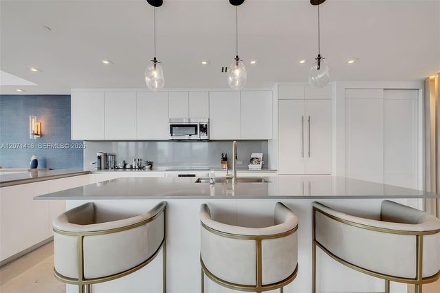 68 SE 6th Street 3911, Miami, FL 33131