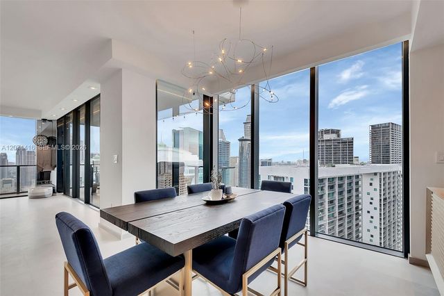 68 SE 6th Street 3911, Miami, FL 33131