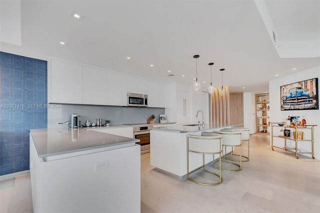 68 SE 6th Street 3911, Miami, FL 33131