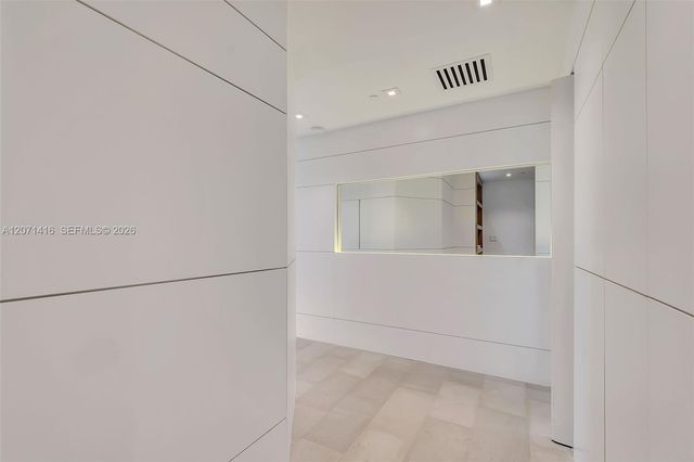 68 SE 6th Street 3911, Miami, FL 33131