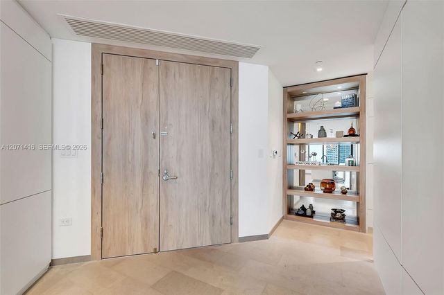 68 SE 6th Street 3911, Miami, FL 33131