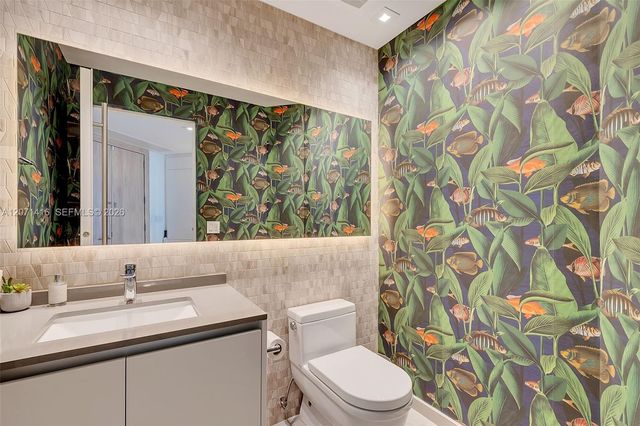 68 SE 6th Street 3911, Miami, FL 33131