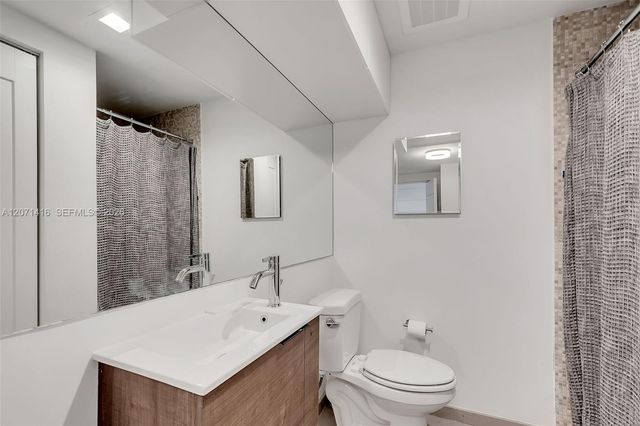 68 SE 6th Street 3911, Miami, FL 33131