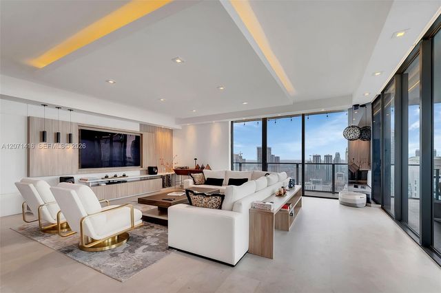 68 SE 6th Street 3911, Miami, FL 33131