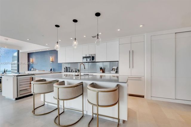 68 SE 6th Street 3911, Miami, FL 33131