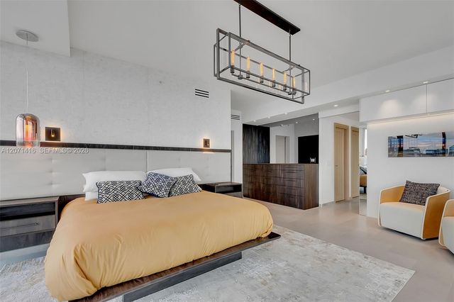 68 SE 6th Street 3911, Miami, FL 33131