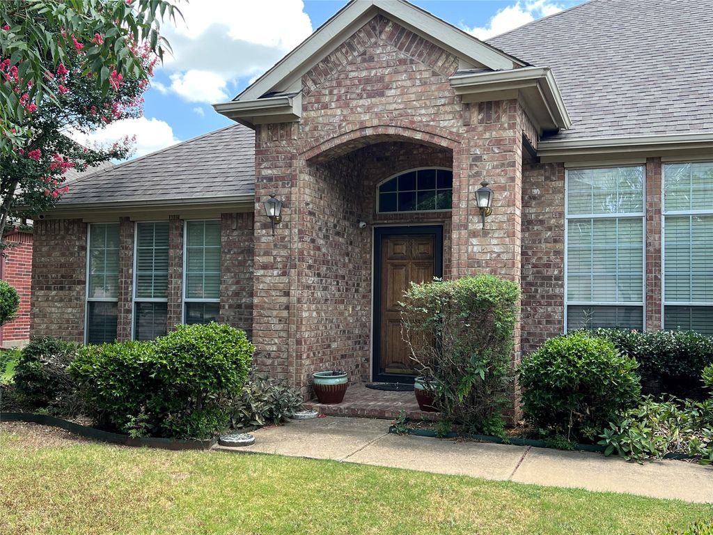 4605 Bellflower Way, Fort Worth, TX 76123