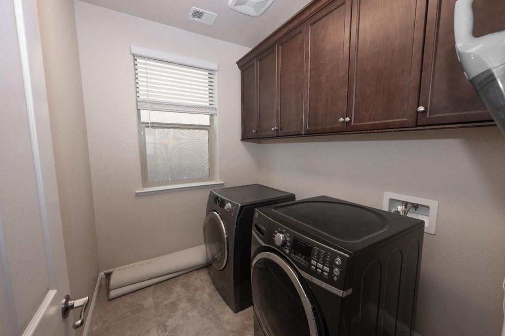 Image 18 of property listing at 1634 E Autumn Sage Avenue, Fresno, CA 93730