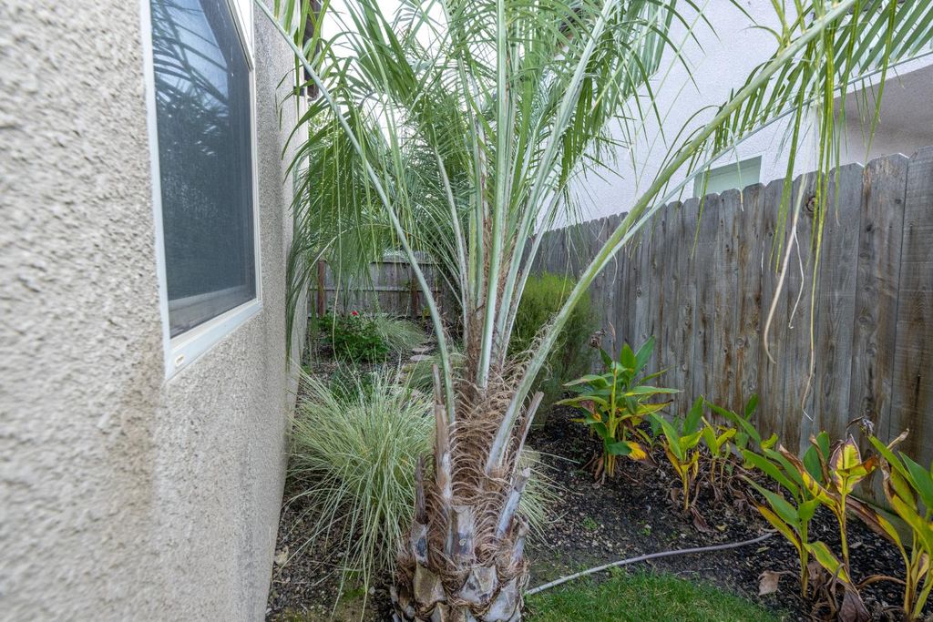 Image 21 of property listing at 1634 E Autumn Sage Avenue, Fresno, CA 93730