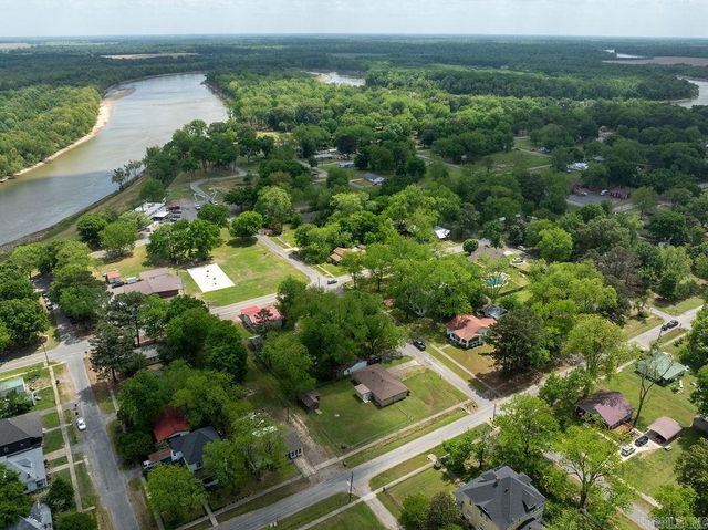 110 W Curran Street, Des Arc, AR 72040