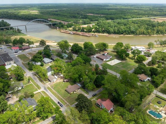110 W Curran Street, Des Arc, AR 72040