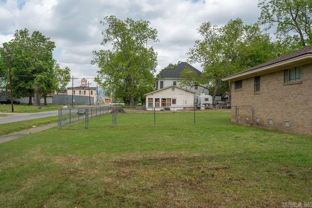 110 W Curran Street, Des Arc, AR 72040