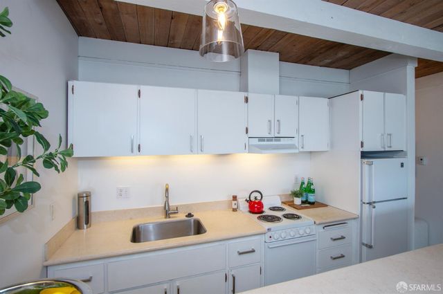 135 Red Rock Way 306L, San Francisco, CA 94131