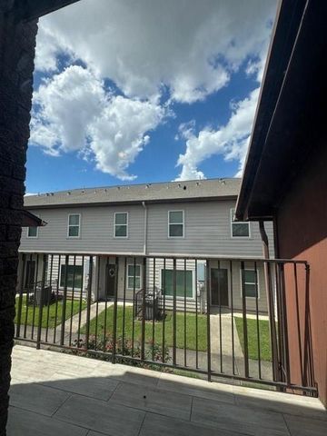 50 Evanston Street 5, Houston, TX 77015