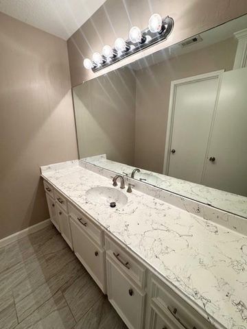 50 Evanston Street 5, Houston, TX 77015