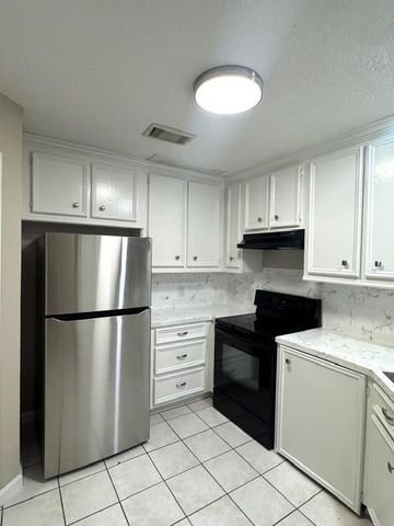 50 Evanston Street 5, Houston, TX 77015