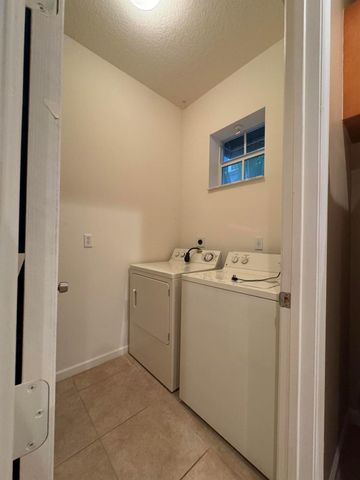 1033 NE 17th Way 604, Fort Lauderdale, FL 33304