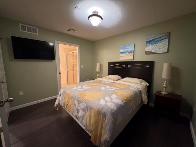 1033 NE 17th Way 604, Fort Lauderdale, FL 33304