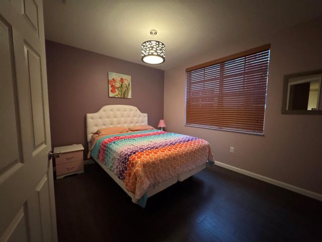 1033 NE 17th Way 604, Fort Lauderdale, FL 33304