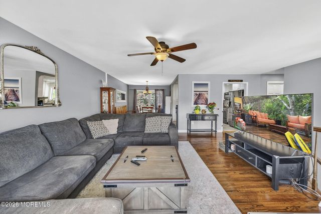 24 Eliot Road, Manalapan, NJ 07726