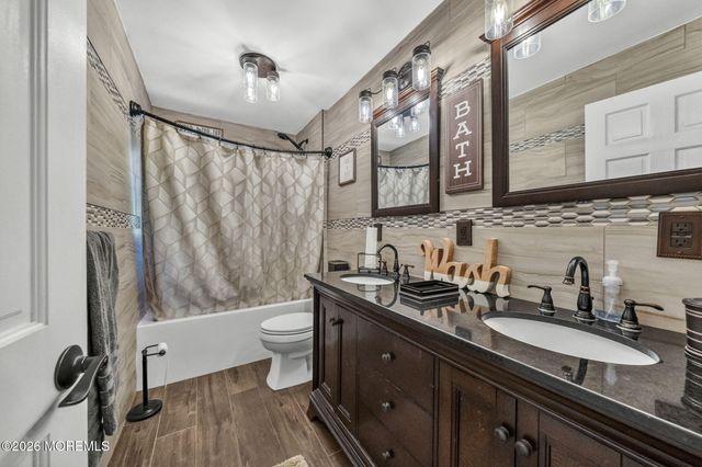 24 Eliot Road, Manalapan, NJ 07726