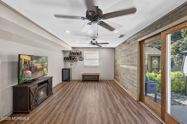 24 Eliot Road, Manalapan, NJ 07726
