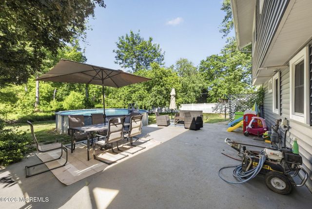 24 Eliot Road, Manalapan, NJ 07726